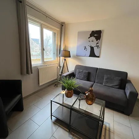 Apartmán Men, Appt Une Chambre Proche Memorial De