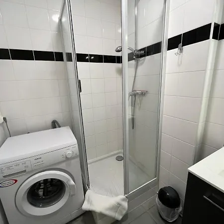 Apartmán Men, Appt Une Chambre Proche Memorial De